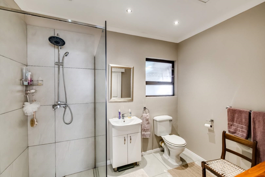 5 Bedroom Property for Sale in Kirstenhof Western Cape